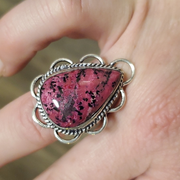 New Pink Thulite 925 Silver Ring. - Picture 11 of 14